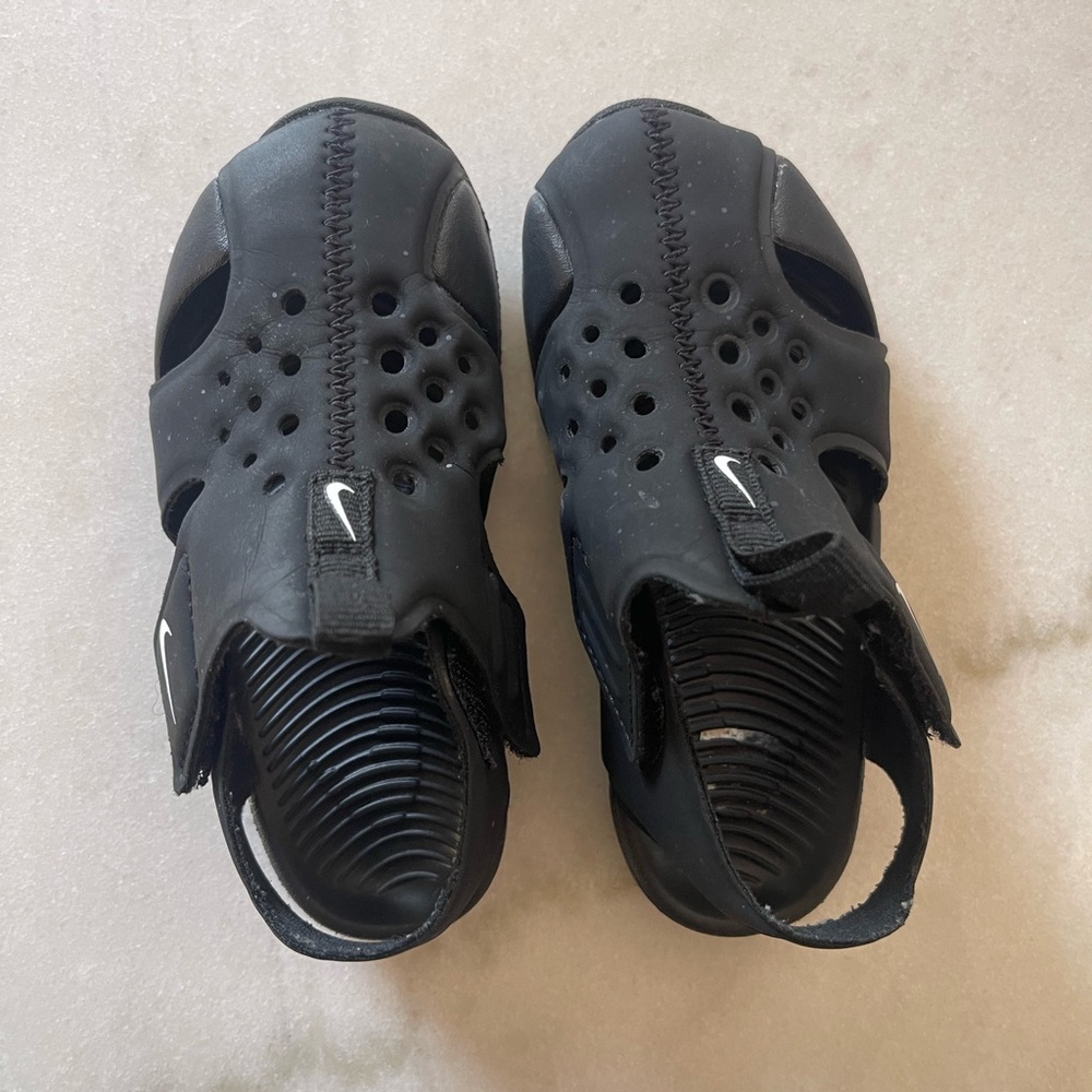 Toddler Size 8 Nike Sunray Sandals